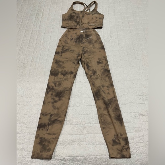 Women’s legging set - Picture 2 of 3